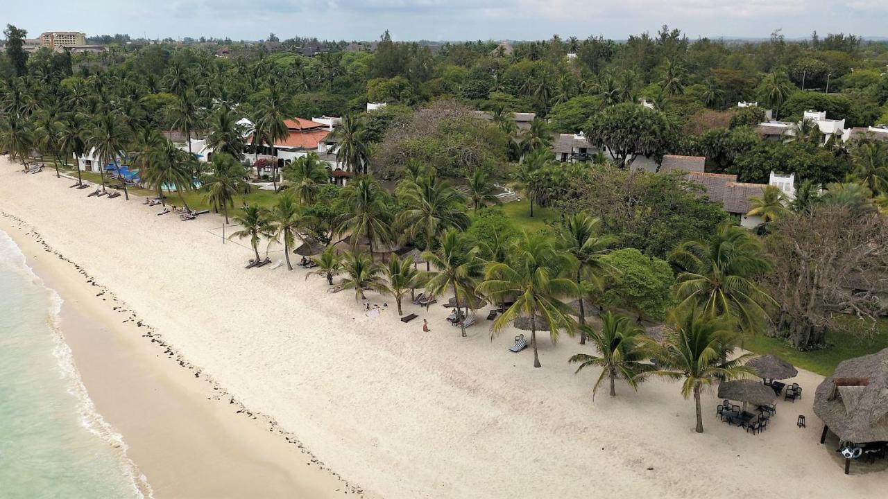 Jacaranda Indian Ocean Beach Resort Diani Beach Exteriör bild